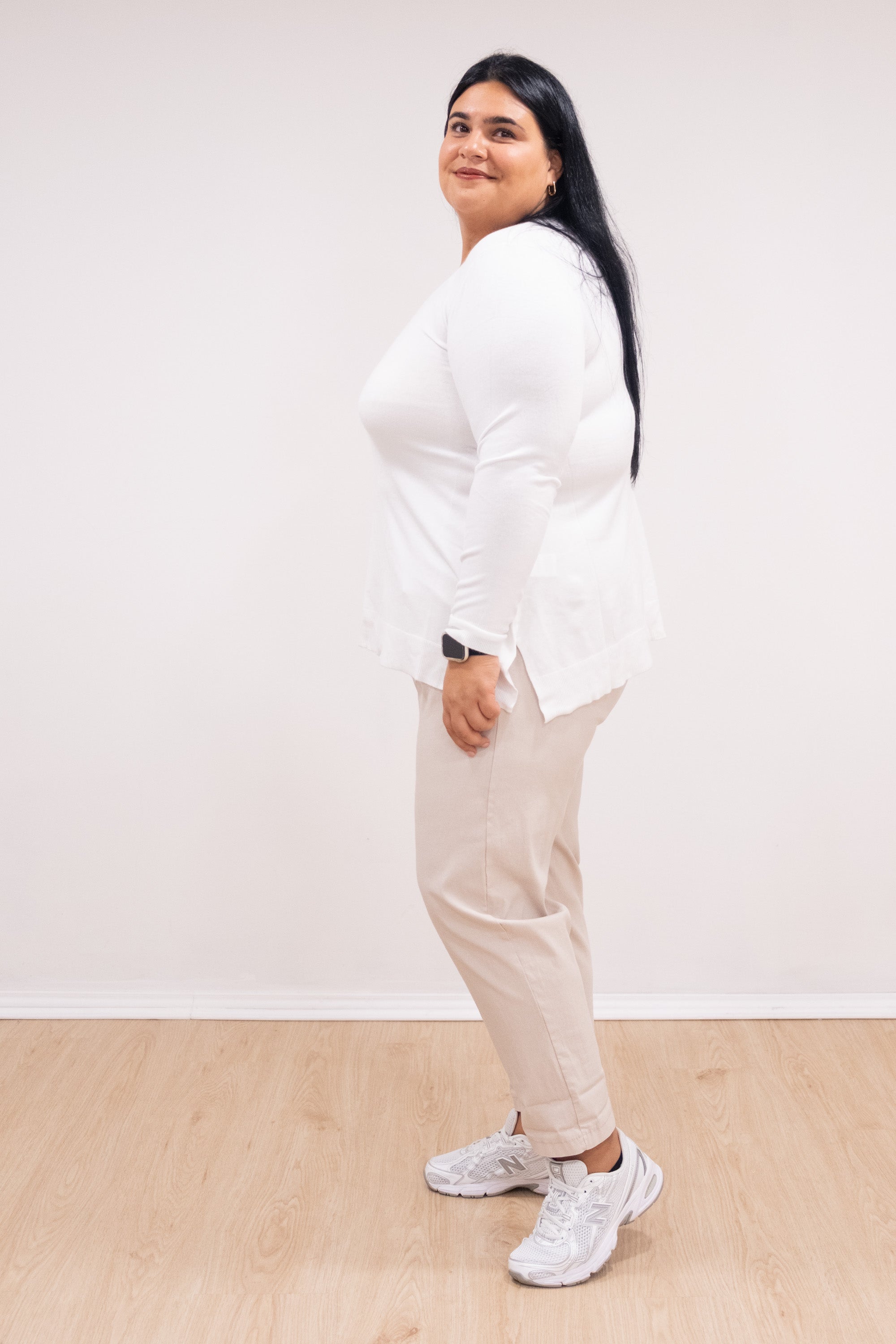 Camisola malha fina branca decote em bico