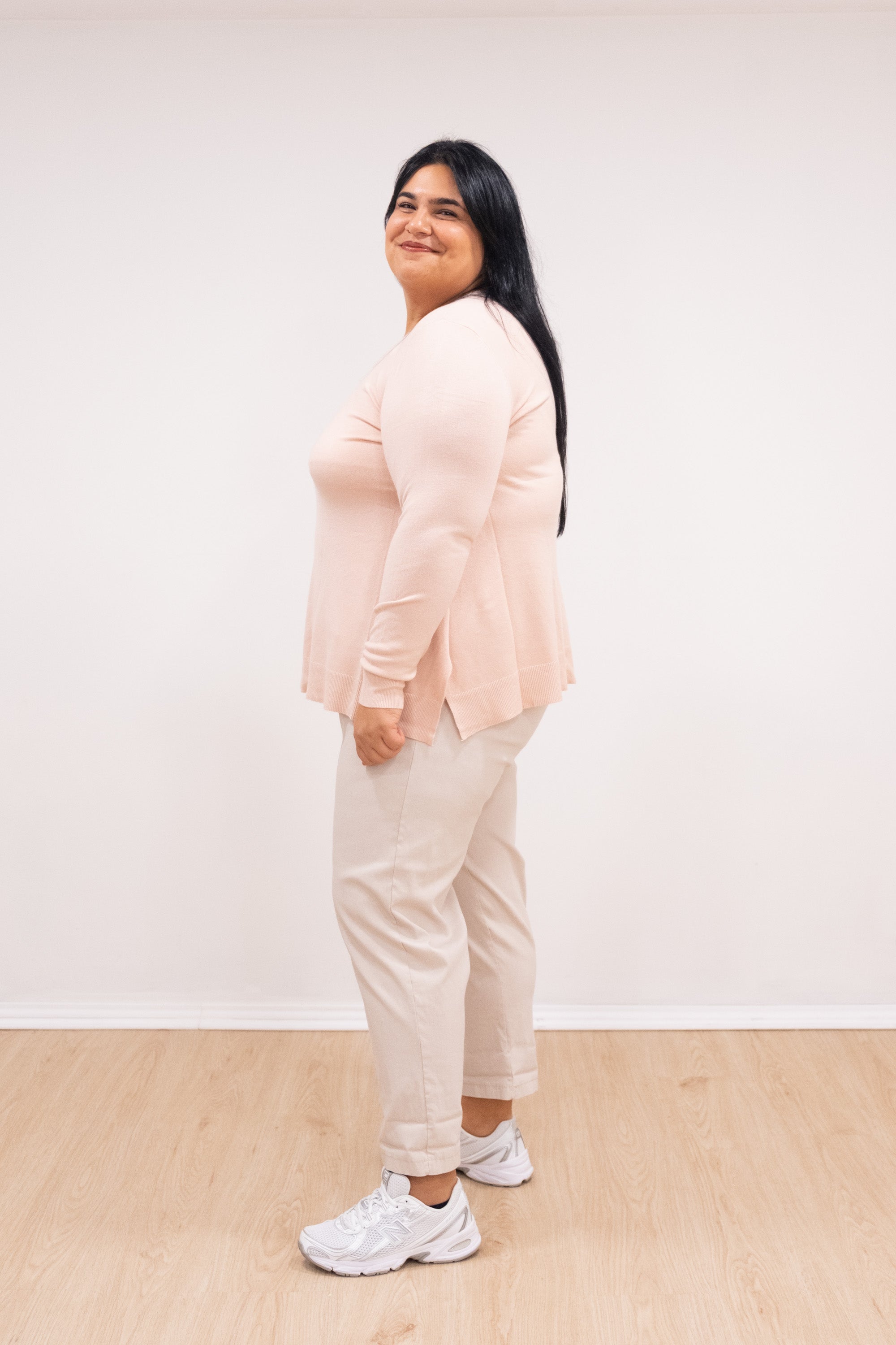 Camisola malha fina rosa bebé decote em bico