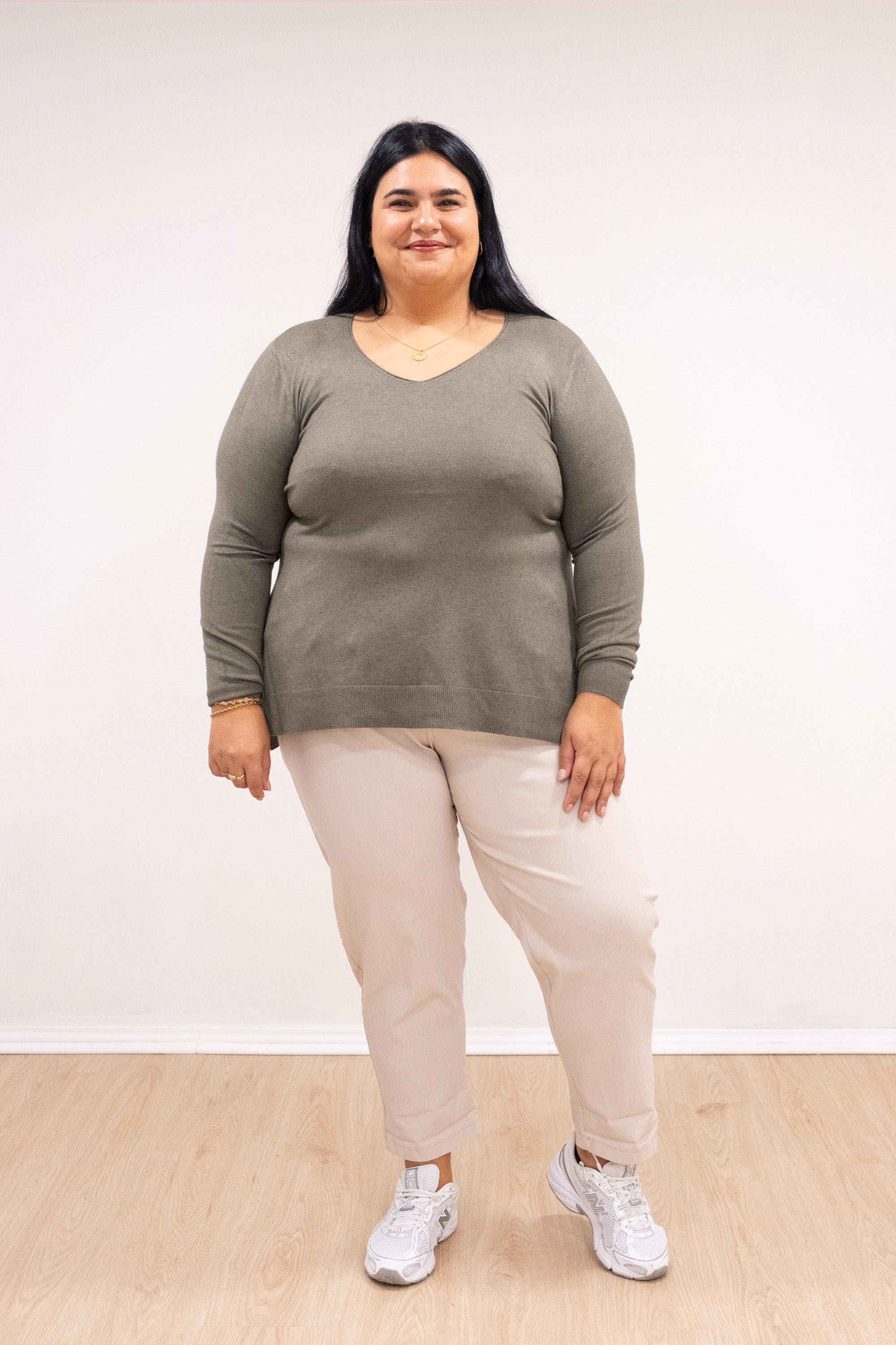 Camisola malha fina verde tropa decote em bico