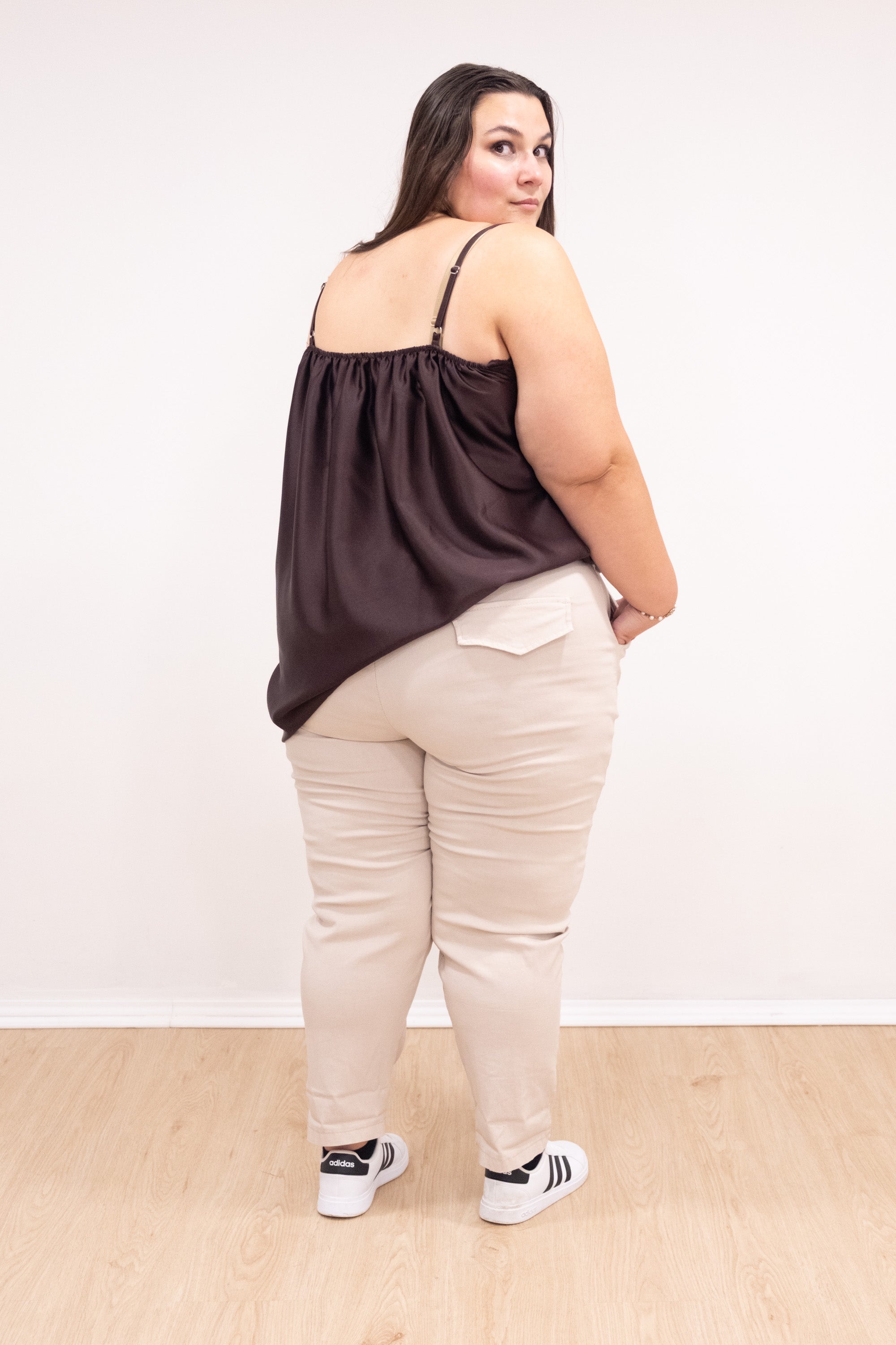 Top de alças de cetim com renda castanho