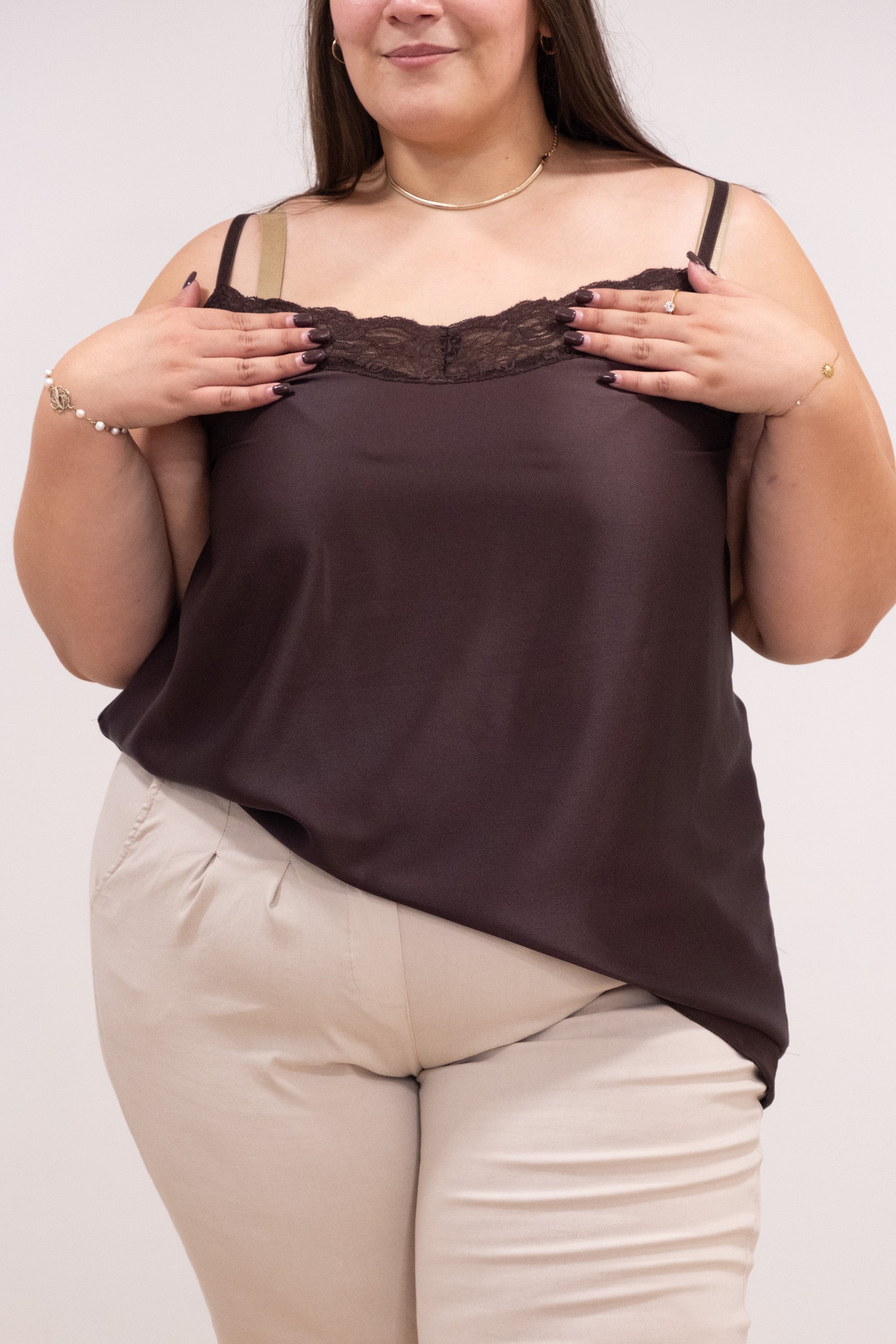 Top de alças de cetim com renda castanho